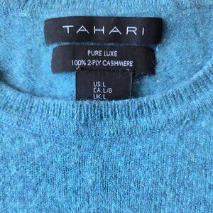 Stunning Tahari Turquoise 100% Pure cashmere Sweater